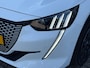 Peugeot e-208 EV 50kWh 136pk GT I SOH 99% I Panoramadak | Stoelverwarming | Navigatie | Apple CarPlay | Android Auto | Climate Control | Camera | parkeersensoren |