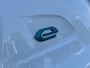 Peugeot e-208 EV 50kWh 136pk GT I SOH 99% I Panoramadak | Stoelverwarming | Navigatie | Apple CarPlay | Android Auto | Climate Control | Camera | parkeersensoren |