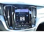 Volvo V60 2.0 T8 Plug-in hybrid AWD Ultra Dark Bowers & Wilkins premium audio | Stoelventilatie | Stoelmassage | 360" Camera | Panoramadak | Gelamineerde zijruiten | T8 Performance upgrade |