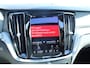Volvo V60 2.0 T8 Plug-in hybrid AWD Ultra Dark Bowers & Wilkins premium audio | Stoelventilatie | Stoelmassage | 360" Camera | Panoramadak | Gelamineerde zijruiten | T8 Performance upgrade |