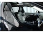 Volvo V60 2.0 T8 Plug-in hybrid AWD Ultra Dark Bowers & Wilkins premium audio | Stoelventilatie | Stoelmassage | 360" Camera | Panoramadak | Gelamineerde zijruiten | T8 Performance upgrade |