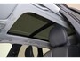 Volvo XC60 T6 Recharge AWD Plus Dark - Panorama/schuifdak - IntelliSafe Assist & Surround - 360º Camera - Harman/Kardon audio - Adaptieve LED koplampen - Verwarmde voorstoelen, stuur & achterbank - Parkeersensoren voor & achter - Elektr. bedienb. voorstoelen met geheugen - Head up display - Draadloze tel. lader - Extra getint glas - Inklapbare trekhaak - 20' LMV