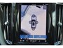 Volvo XC60 T6 Recharge AWD Plus Dark - Panorama/schuifdak - IntelliSafe Assist & Surround - 360º Camera - Harman/Kardon audio - Adaptieve LED koplampen - Verwarmde voorstoelen, stuur & achterbank - Parkeersensoren voor & achter - Elektr. bedienb. voorstoelen met geheugen - Head up display - Draadloze tel. lader - Extra getint glas - Inklapbare trekhaak - 20' LMV