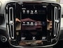 Volvo XC40 T2 Momentum | Trekhaak | Achteruitrijcamera | Parkeersensoren voor + achter | 19" Velgen | Navigatie | Apple Carplay / Android Auto | Climate control | Cruise control |