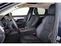 Volvo S90 T8 AWD Plus Dark - Schuif/kanteldak - IntelliSafe Assist & Surround - 360º Camera - Harman/Kardon audio - Adaptieve LED koplampen - Verwarmde voorstoelen, stuur & achterbank - Parkeersensoren voor & achter - Elektr. bedienb. voorstoelen met geheugen - Extra getint glas - 19' LMV