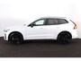 Volvo XC60 T8 Recharge AWD Plus Black Edition - Panorama/schuifdak - IntelliSafe Assist & Surround - Harman/Kardon audio - Adaptieve LED koplampen - Verwarmde voorstoelen, stuur & achterbank - Parkeersensoren voor & achter - Elektr. bedienb. voorstoelen met geheugen - Head up display - Draadloze tel. lader - Extra getint glas - Inklapbare trekhaak - 21' LMV
