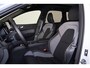 Volvo XC60 T8 Recharge AWD Plus Black Edition - Panorama/schuifdak - IntelliSafe Assist & Surround - Harman/Kardon audio - Adaptieve LED koplampen - Verwarmde voorstoelen, stuur & achterbank - Parkeersensoren voor & achter - Elektr. bedienb. voorstoelen met geheugen - Head up display - Draadloze tel. lader - Extra getint glas - Inklapbare trekhaak - 21' LMV