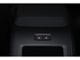 Volvo XC60 T8 Recharge AWD Plus Black Edition - Panorama/schuifdak - IntelliSafe Assist & Surround - Harman/Kardon audio - Adaptieve LED koplampen - Verwarmde voorstoelen, stuur & achterbank - Parkeersensoren voor & achter - Elektr. bedienb. voorstoelen met geheugen - Head up display - Draadloze tel. lader - Extra getint glas - Inklapbare trekhaak - 21' LMV