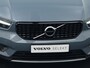 Volvo XC40 T2 Momentum | Trekhaak | Stoel- & Stuurverwarming | Camera | Carplay | Navigatie | Privacy Glass