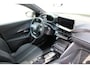 Peugeot e-2008 EV GT 54 kWh | Navigatie | Camera | Fase 3 laden | 18 Inch LMV | Apple carplay | Nieuw model |
