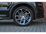 Lynk & Co 01 1.5 | Trekhaak | Panoramadak | Achteruitrijcamera | Elektrische bestuurdersstoel met geheugen | Stoelverwarming | Actieve bochtverlichting | Adaptieve Cruise Control | Stuurassistent | Lane Assist | Navigatie | Elektrische Achterklep | Keyless Entry | Dodehoekassistent