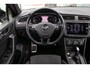 Volkswagen Tiguan 1.5 TSI ACT Highline Business R - Schuif-/kanteldak | Wegkl. trekhaak | Massagestoel | Stoelverw.