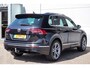 Volkswagen Tiguan 1.5 TSI ACT Highline Business R - Schuif-/kanteldak | Wegkl. trekhaak | Massagestoel | Stoelverw.