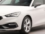 SEAT Leon Sportstourer 1.0 TSI FR Business Intense | Apple Carplay | Achteruitrij camera | Bluetooth | Cruise control |  Parkeersensoren voor en achter | Sportstoelen-stuur | Navigatie | Connected services | Spraakbediening | Start/stop syste