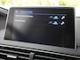 Peugeot 3008 1.2 PureTech Blue Lease Premium | Automaat | Trekhaak | 19 inch lichtmetalen velgen | Elektrisch bedienbare kofferbakklep | Navigatie | Achteruitrijcamera | Draadloze telefoonlader | Keyless entry en start