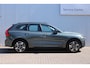Volvo XC60 2.0 T6 Plug-in hybrid AWD Plus Dark | Panoramadak | 360" rondomzicht camera | Semi elektrische trekhaak | Harman/Kardon premium audio | Standkachel | Stoelverwarming | Achterbank verwarming | Stuurwiel verwarming