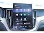 Volvo XC60 2.0 T6 Plug-in hybrid AWD Plus Dark | Panoramadak | 360" rondomzicht camera | Semi elektrische trekhaak | Harman/Kardon premium audio | Standkachel | Stoelverwarming | Achterbank verwarming | Stuurwiel verwarming
