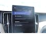 Volvo XC60 2.0 T6 Plug-in hybrid AWD Plus Dark | Panoramadak | 360" rondomzicht camera | Semi elektrische trekhaak | Harman/Kardon premium audio | Standkachel | Stoelverwarming | Achterbank verwarming | Stuurwiel verwarming