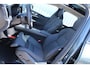 Volvo XC60 2.0 T6 Plug-in hybrid AWD Plus Dark | Panoramadak | 360" rondomzicht camera | Semi elektrische trekhaak | Harman/Kardon premium audio | Standkachel | Stoelverwarming | Achterbank verwarming | Stuurwiel verwarming
