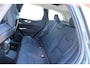 Volvo XC60 2.0 T6 Plug-in hybrid AWD Plus Dark | Panoramadak | 360" rondomzicht camera | Semi elektrische trekhaak | Harman/Kardon premium audio | Standkachel | Stoelverwarming | Achterbank verwarming | Stuurwiel verwarming