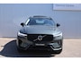 Volvo XC60 2.0 T6 Plug-in hybrid AWD Plus Dark | Panoramadak | 360" rondomzicht camera | Semi elektrische trekhaak | Harman/Kardon premium audio | Standkachel | Stoelverwarming | Achterbank verwarming | Stuurwiel verwarming