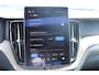 Volvo XC60 2.0 T6 Plug-in hybrid AWD Plus Dark | Panoramadak | 360" rondomzicht camera | Semi elektrische trekhaak | Harman/Kardon premium audio | Standkachel | Stoelverwarming | Achterbank verwarming | Stuurwiel verwarming