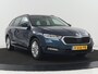 Skoda Octavia 1.0 e-TSI Business Edition | Stoelverwarming | Carplay | Navigatie | Full LED | Digital Cockpit | Cruise control | Parkeerhulp | Climate control | Bluetooth | Getint glas