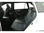 Toyota RAV4 2.5 Hybrid AWD Bi-Tone | Stoel- en Stuurwielverwarming | 1.650kg Trekgewicht | Camera | Electrische achterklep |