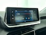 Peugeot 208 Active 75pk | Navigatie via Apple Carplay / Android Auto | Airco | Cruise Control | DAB+ radio | Bluetooth | Automatisch dimlicht | Multifunctioneel lederen stuurwiel | Dealeronderhouden |