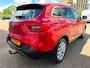 Renault Kadjar 1.2 TCe Intens van 2 de Eig met parkeersensoren en trekhaak en navigatie en bluetooth telefoon / media en airco