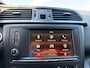 Renault Kadjar 1.2 TCe Intens van 2 de Eig met parkeersensoren en trekhaak en navigatie en bluetooth telefoon / media en airco