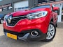 Renault Kadjar 1.2 TCe Intens van 2 de Eig met parkeersensoren en trekhaak en navigatie en bluetooth telefoon / media en airco