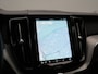 Volvo XC60 T6 AWD Plus Dark PHEV 350pk Dealer O.H. | Trekhaak Af Fabriek | Panodak | 360 Camera | Adaptive Cruise | Lederen Sportstoelen Memory & Verwarmd | 21'' L.M. | Keyless | Google Assistant | Apple Carplay | Stuur Verwarmd | DAB | Plug In Hybrid |