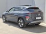 Hyundai Kona 1.6 GDI HEV Premium Sky / Glazen schuif- en kanteldak / Stuur- Stoel & Achterbankverwarming / Elektrische achterklep / Stoelventilatie / Bose Audio Systeem / Rondomzicht camera / Adaptief cruise control / Keyless Entry/Start / Apple Carplay Android Auto /