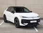 Volkswagen T-Roc R-Line First Edition 1.5 eTSI 150 PK | Black style | Trekhaak | Camera | App connect |