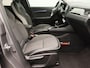 Renault Captur TCe 140 EDC Automaat Intens | Pack EASY LINK navigatie met Apple CarPlay & Android Auto | Climate Control | Two-tone metaalkleur | Ruimtebesparend reservewiel (max. 80km/u) | 17 inch lichtmetalen velgen |
