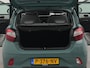 Hyundai i10 4 zits 1.0 Premium | Apple carplay | Navigatie | Achteruitrij camera | Parkeersensoren achter | Bluetooth | Connected services | Cruise control | Armleuning bestuurder | Spraakbediening |