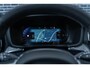 Volvo V60 T6 Plug-in hybrid AWD Essential | Google | Long Range | Adaptieve Cruise Control | Stoelverwarming Voor + Achter | Lederen Bekleding | Zwarte Hemelbekleding | Stuurverwarming | Getint Glas | Gloss Black Grill | Park Assist | 19" LM