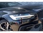 Volvo V60 T6 Plug-in hybrid AWD Essential | Google | Long Range | Adaptieve Cruise Control | Stoelverwarming Voor + Achter | Lederen Bekleding | Zwarte Hemelbekleding | Stuurverwarming | Getint Glas | Gloss Black Grill | Park Assist | 19" LM