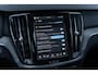 Volvo V60 T6 Plug-in hybrid AWD Essential | Google | Long Range | Adaptieve Cruise Control | Stoelverwarming Voor + Achter | Lederen Bekleding | Zwarte Hemelbekleding | Stuurverwarming | Getint Glas | Gloss Black Grill | Park Assist | 19" LM