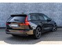 Volvo V60 T6 Plug-in hybrid AWD Essential | Google | Long Range | Adaptieve Cruise Control | Stoelverwarming Voor + Achter | Lederen Bekleding | Zwarte Hemelbekleding | Stuurverwarming | Getint Glas | Gloss Black Grill | Park Assist | 19" LM