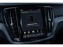 Volvo V60 T6 Plug-in hybrid AWD Essential | Google | Long Range | Adaptieve Cruise Control | Stoelverwarming Voor + Achter | Lederen Bekleding | Zwarte Hemelbekleding | Stuurverwarming | Getint Glas | Gloss Black Grill | Park Assist | 19" LM