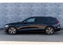 Volvo V60 T6 Plug-in hybrid AWD Essential | Google | Long Range | Adaptieve Cruise Control | Stoelverwarming Voor + Achter | Lederen Bekleding | Zwarte Hemelbekleding | Stuurverwarming | Getint Glas | Gloss Black Grill | Park Assist | 19" LM