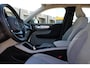 Volvo XC40 2.0 T4 Momentum Pro | Trekhaak uitklapbaar | Parkeersensoren voor + achter | Verwarmde voorstoelen | Cruise control | Regensensor | Alarm klasse 1