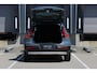 Volvo XC40 2.0 T4 Momentum Pro | Trekhaak uitklapbaar | Parkeersensoren voor + achter | Verwarmde voorstoelen | Cruise control | Regensensor | Alarm klasse 1
