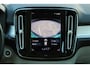 Volvo XC40 2.0 T4 Momentum Pro | Trekhaak uitklapbaar | Parkeersensoren voor + achter | Verwarmde voorstoelen | Cruise control | Regensensor | Alarm klasse 1