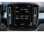 Volvo XC40 2.0 T4 Momentum Pro | Trekhaak uitklapbaar | Parkeersensoren voor + achter | Verwarmde voorstoelen | Cruise control | Regensensor | Alarm klasse 1