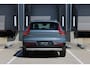 Volvo XC40 2.0 T4 Momentum Pro | Trekhaak uitklapbaar | Parkeersensoren voor + achter | Verwarmde voorstoelen | Cruise control | Regensensor | Alarm klasse 1