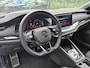 Skoda Octavia Combi 1.4 TSI iV PHEV Sportline Business 245PK DSG/AUTO | Glazen panorama-dak | Trekhaak | Achteruitrijcamera | Cruise control adaptief | Stoel/stuurverwarming | Navigatie | Apple carplay Android auto | 18"LMV