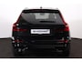 Volvo XC60 T6 Recharge AWD Plus Black Edition - Panorama/schuifdak - IntelliSafe Assist & Surround - 360º Camera - Harman/Kardon audio - Adaptieve LED koplampen - Verwarmde voorstoelen, stuur & achterbank - Parkeersensoren voor & achter - Elektr. bedienb. voorstoelen met geheugen - Head up display - Draadloze tel. lader - Extra getint glas - 21' LMV